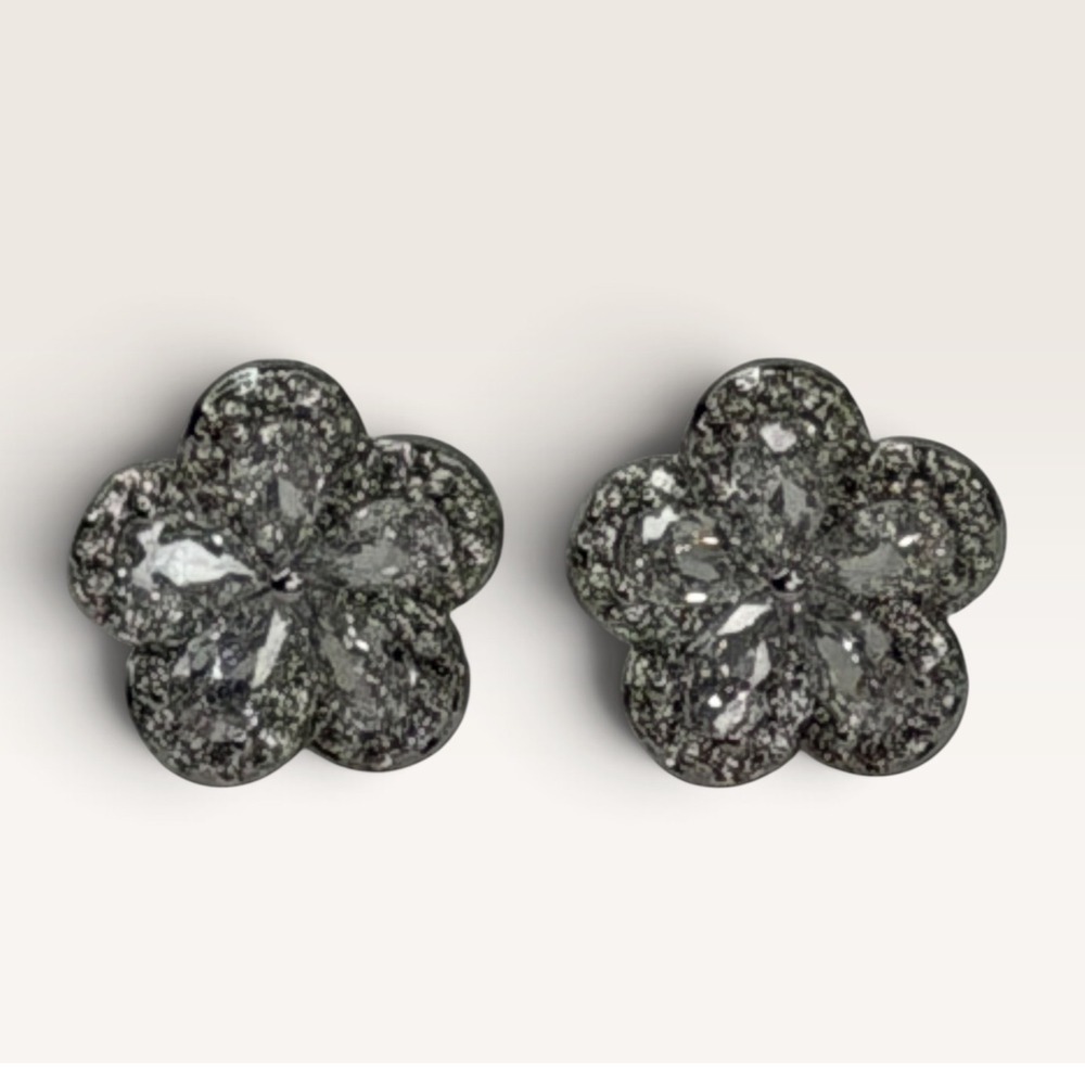 Silver Tone Cubic Zirconia Flower Stud Earrings Floral Pavé Clear Stones Y2K